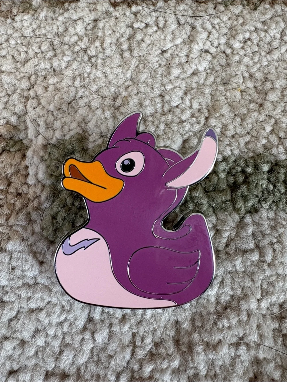 Ducks of Disney trading pin - Angel (Brand New) - parks trading pin! 🦆